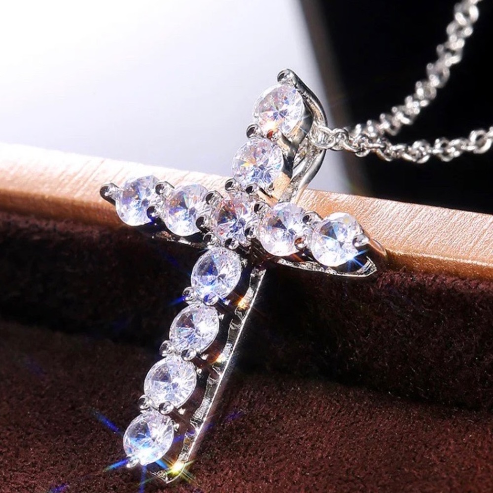 925 STERLING SILVER ROUND DIAMOND CROSS NECKLACE - Picture 3 of 6